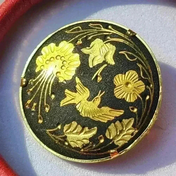 Vintage Damascene  brooches gold tone with black background gold flower and bird - Picture 3 of 17